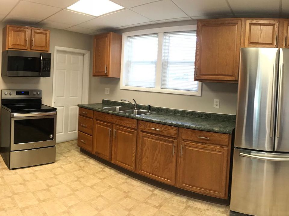 1st image of 19 Lake St #1