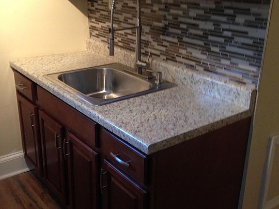 2nd image of 1733 W Oxford St #D