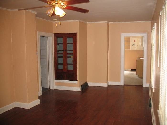 2nd image of 8422 Olive St