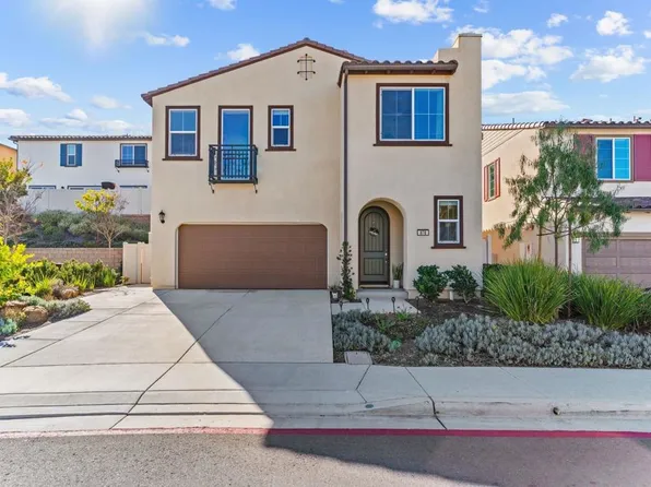 878 Brookdale Dr, Vista, CA 92081