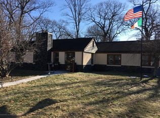 450 Wells Ave, Oakhurst, NJ 07755