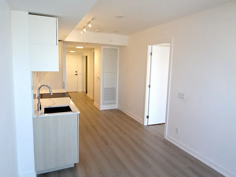100 Queen St E #2205 — Photo 2