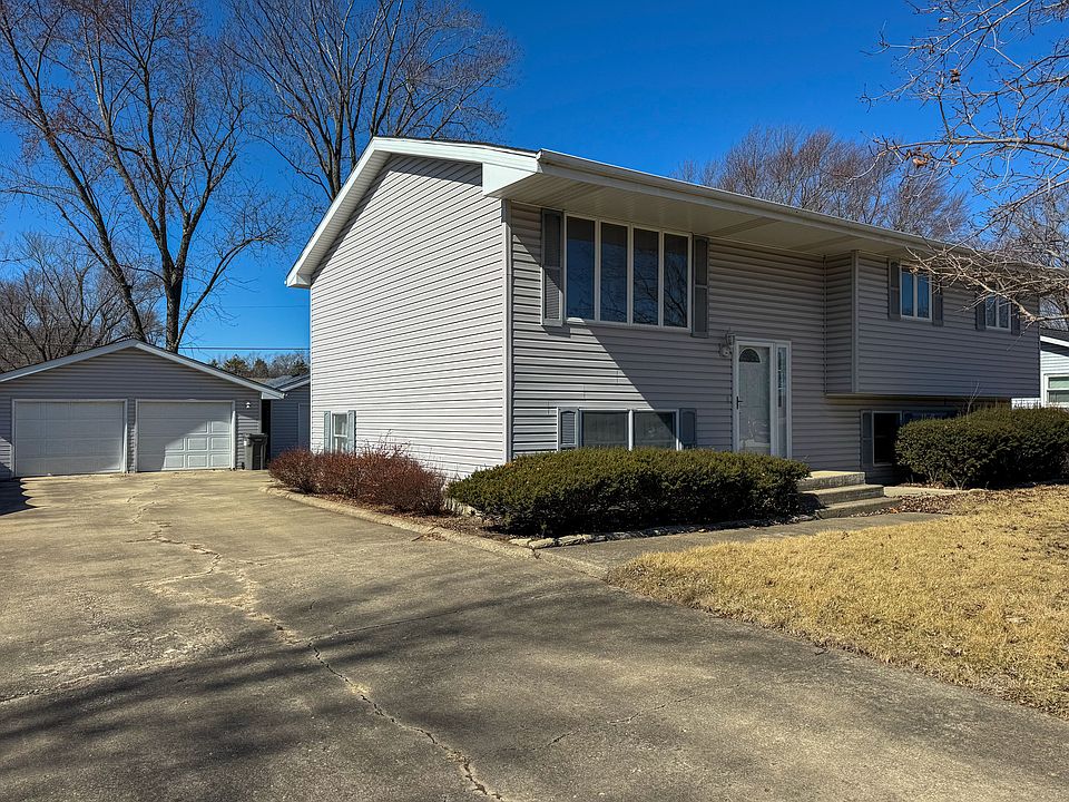 2nd image of 910 Luther Dr