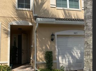 5875 Monterra Club Dr, Lake Worth, FL 33463