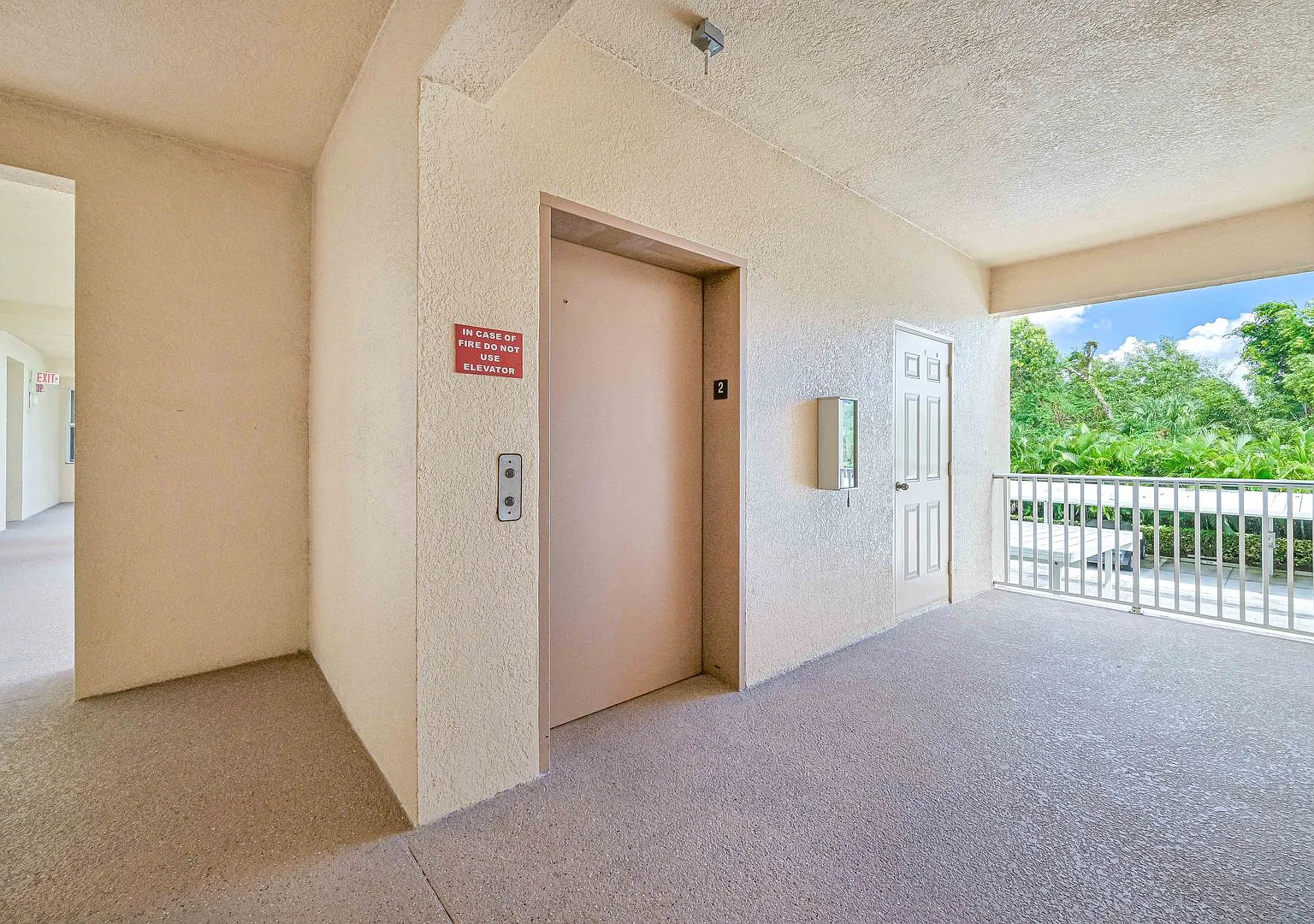2/2 condo in popular Osprey Cove in Estero. Available Now! — Photo 3