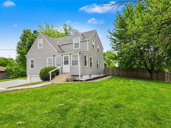 645 NE Barry Rd, Kansas City, MO 64155