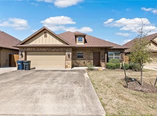 3021 Papa Bear Dr, College Station, TX 77845