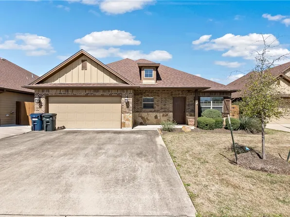 3021 Papa Bear Dr, College Station, TX 77845