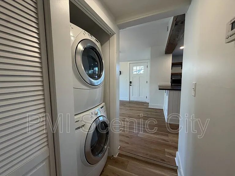 607 Franklin St — Photo 16