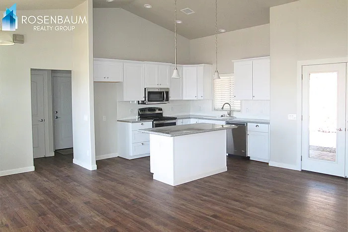 1933 Atlantic Ave — Photo 6