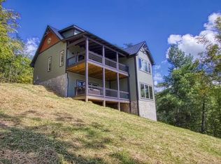 1504 Bear Valley Rd, Sevierville, TN 37876