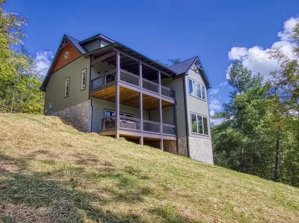 1504 Bear Valley Rd, Sevierville, TN 37876