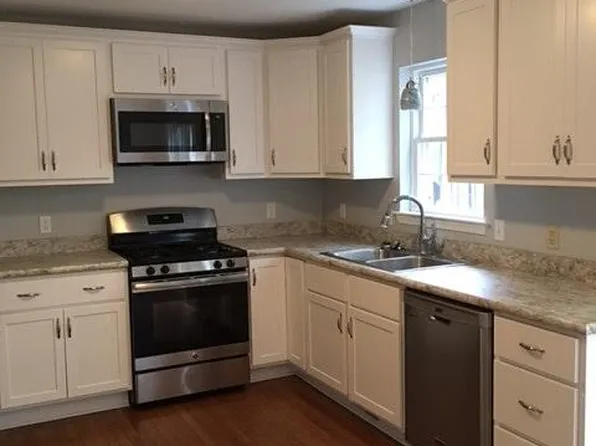 625 Rockwood Dr, Elizabethtown, PA 17022