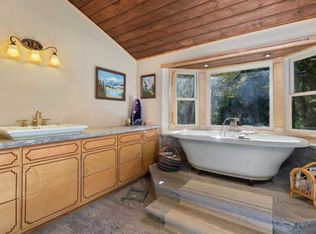 225 Molina Dr, Santa Cruz, CA 95060