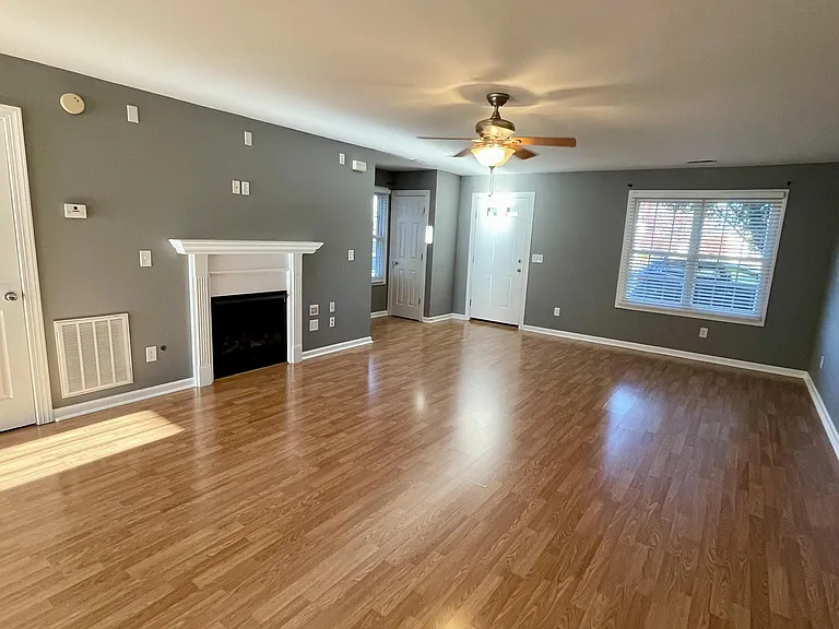 218 Colonnade St — Photo 10