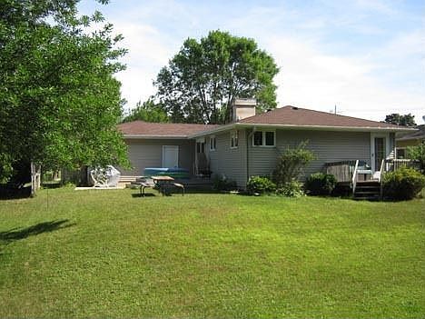 4th image of 1211 Camelot Blvd