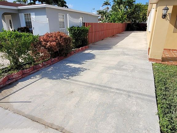 WEST SIDE DRIVEWAY