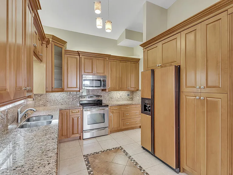 7747 Villa Nova Dr — Photo 14