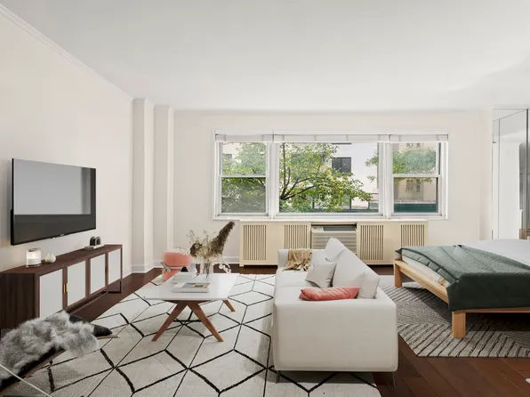 167 East 67th Street image 2 of 11