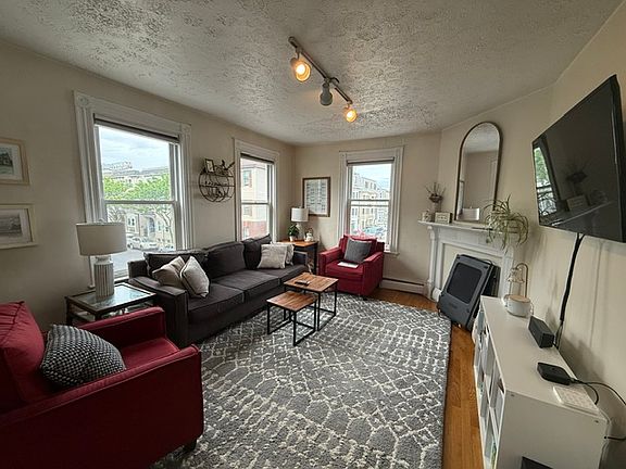 2nd image of 845 E 2nd St #2