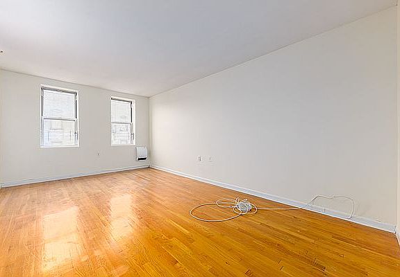 4th image of 792 Sterling Pl #1N