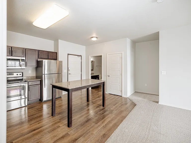 Kascade Place Apartments — Photo 97