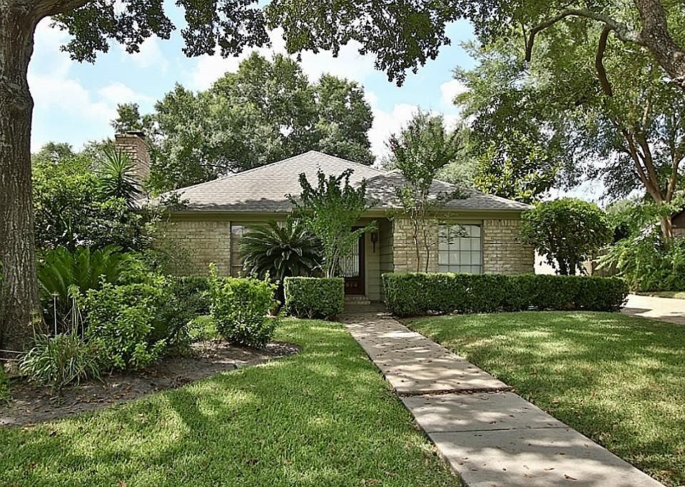 1st image of 2914 Meadowcreek Dr