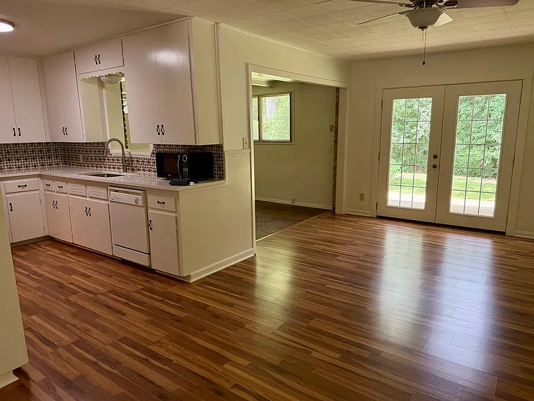 5510 Delwood Dr — Photo 7