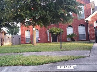 222 Summer Breeze Dr, La Porte, TX 77571