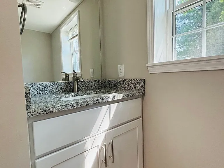 2 Bedroom/1 Bath and 3 Bedroom/2 Bath Quadplex — Photo 34
