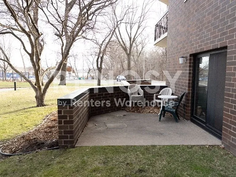 6615 Lake Shore Dr S #115 — Photo 31