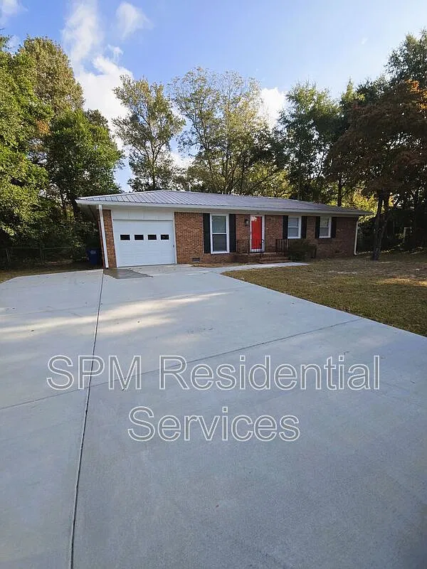 3 bed, 2.0 bath, 1050 sqft, $1,895 — Photo 2