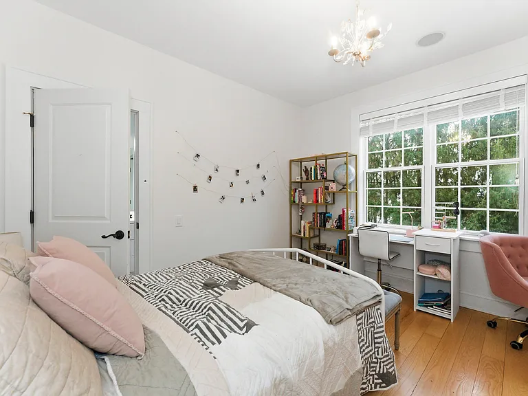 4000 Windsor Dr — Photo 22