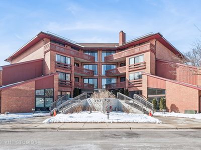 710 Waukegan Rd APT 6B, Glenview, IL, 60025