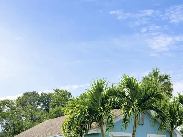 125 Walker Ave, Greenacres, FL 33463