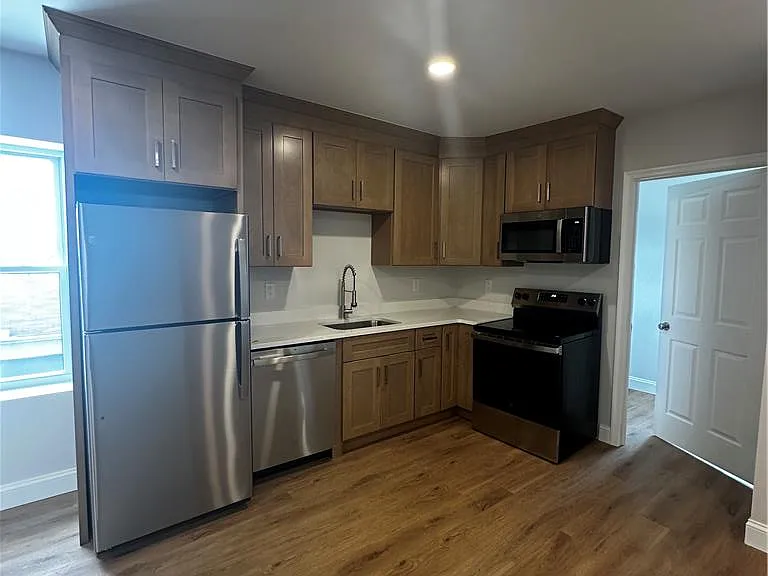 348 Main St #3 — Photo 5