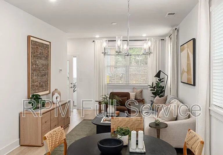 700 N Dupont Ave #228 — Photo 9