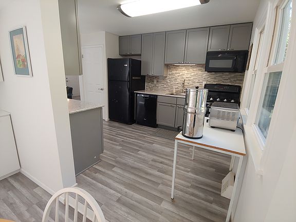 4th image of 1621 E Crestwood Dr