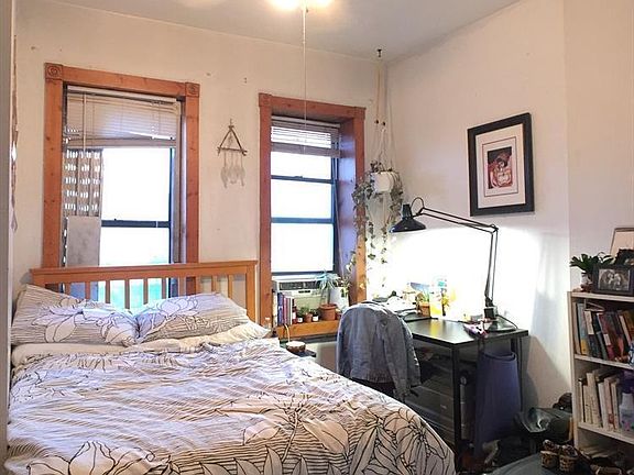 2nd image of 601 E 11th St APT 5B