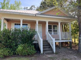 601 Dicks St, Waveland, MS 39576