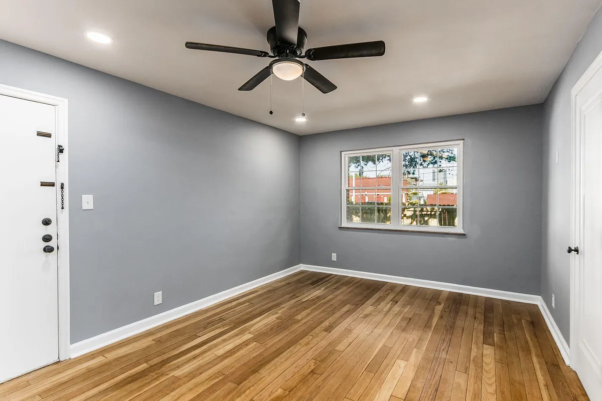Building Photo - 20 E Deshler Ave #1-8