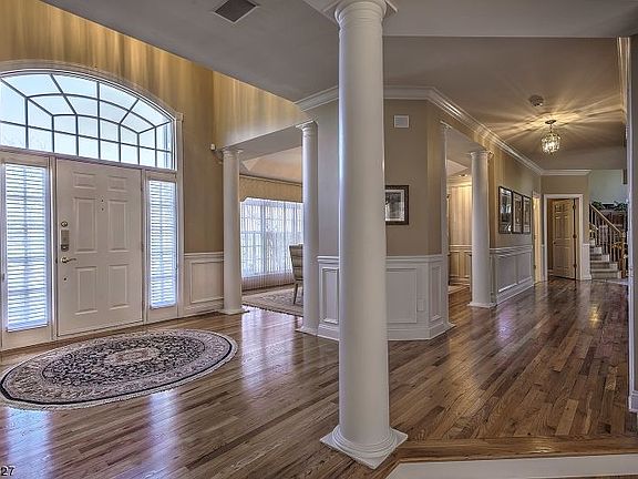 3rd image of 59 Baltusrol Way