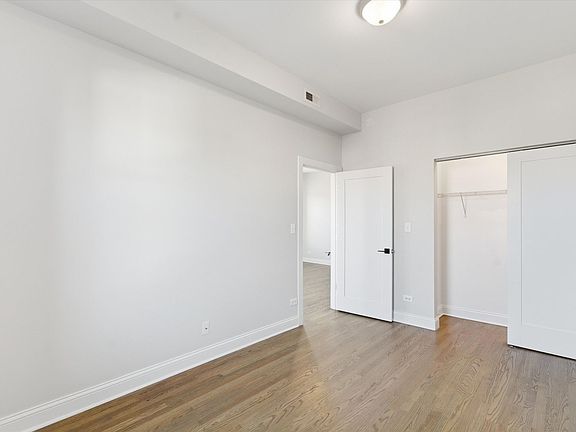 4th image of 3401-3409 W Fullerton Ave #577