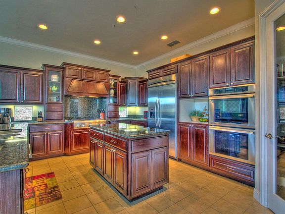 4th image of 1011 Terracina Dr