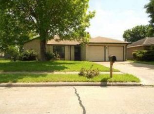 1305 Canyon Springs Dr, La Porte, TX 77571