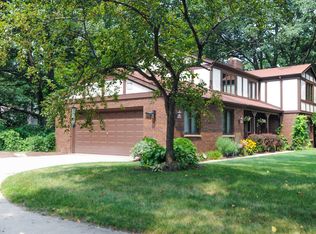 370 Deerpath Dr, Winthrop Harbor, IL 60096