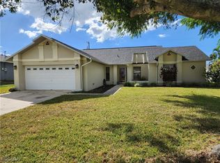 612 SW 8th Ct, Cape Coral, FL 33991