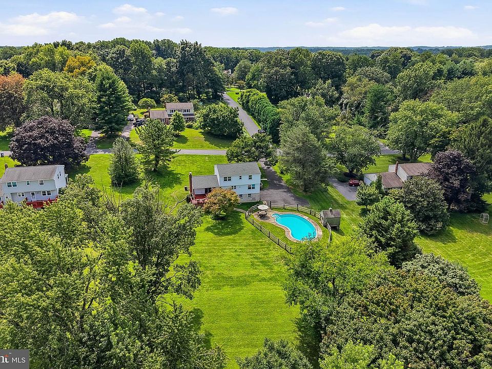 1st image of 111 Skyline Dr