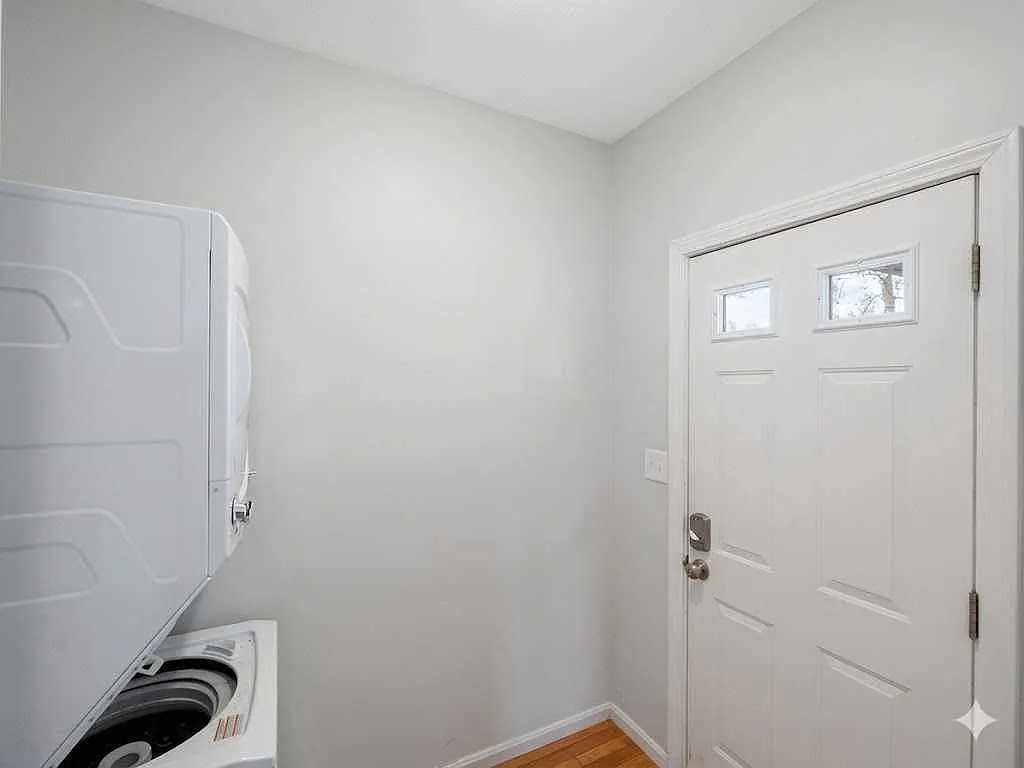 2 bed, $1,025 — Photo 1