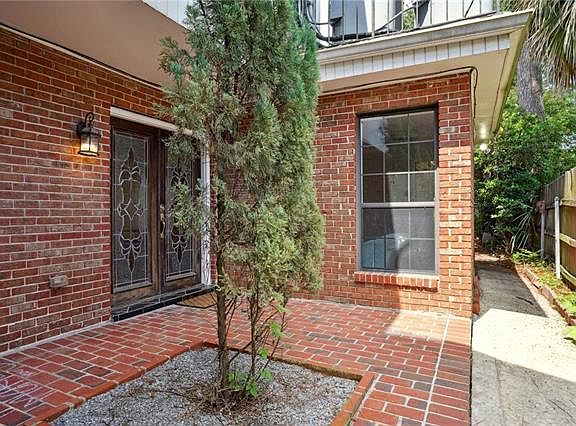 2nd image of 6562 Bellaire Dr